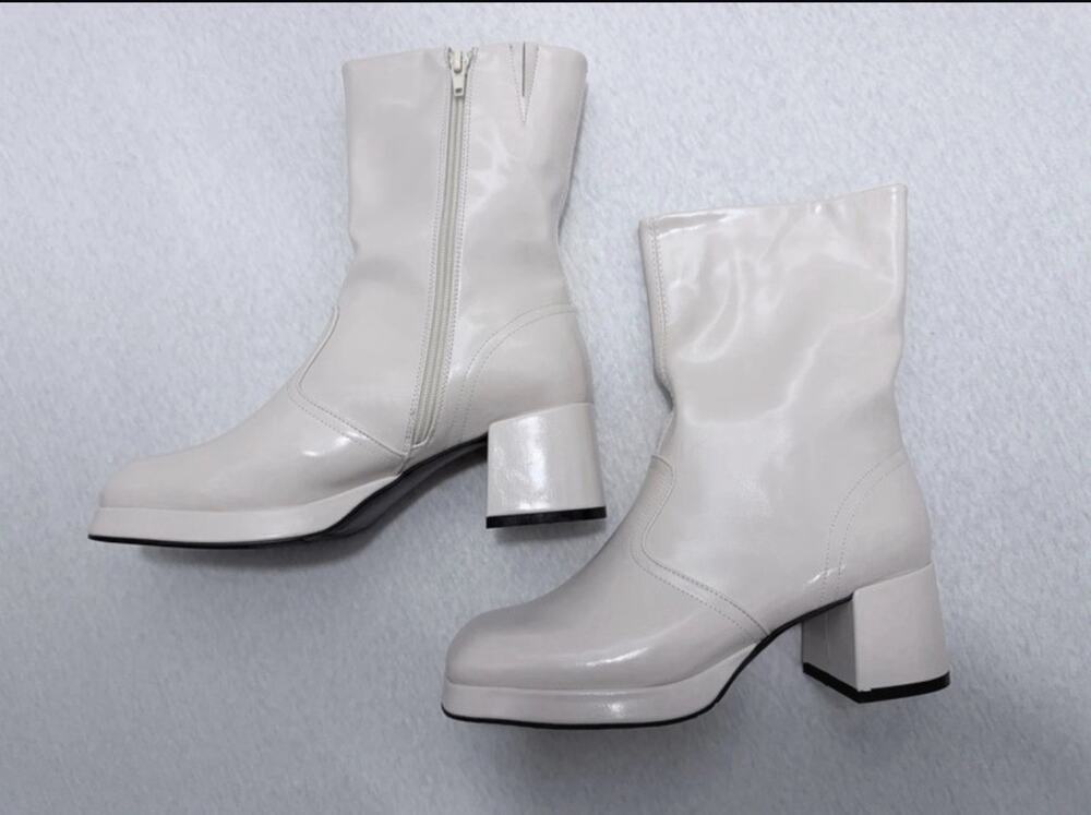 USIMAD off-white patent leather Cass boots by MistaSize EU/39 US/8